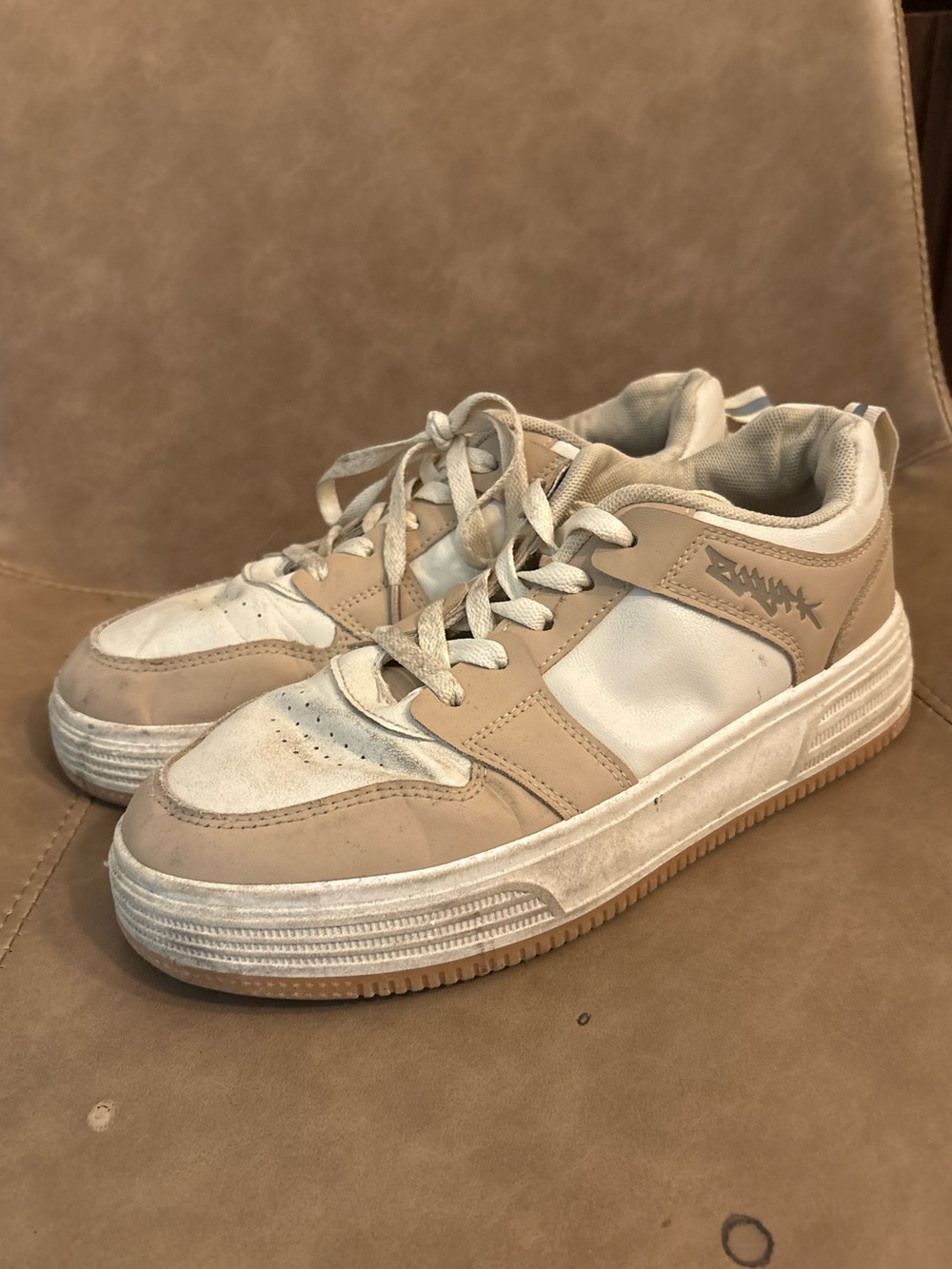 Zoo York cream tan lace up sneakers shoes size 9